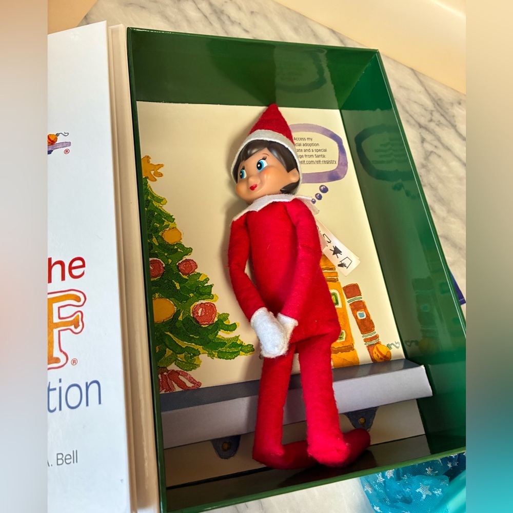 Elf on the Shelf (Girl) Elf Doll & Story Book